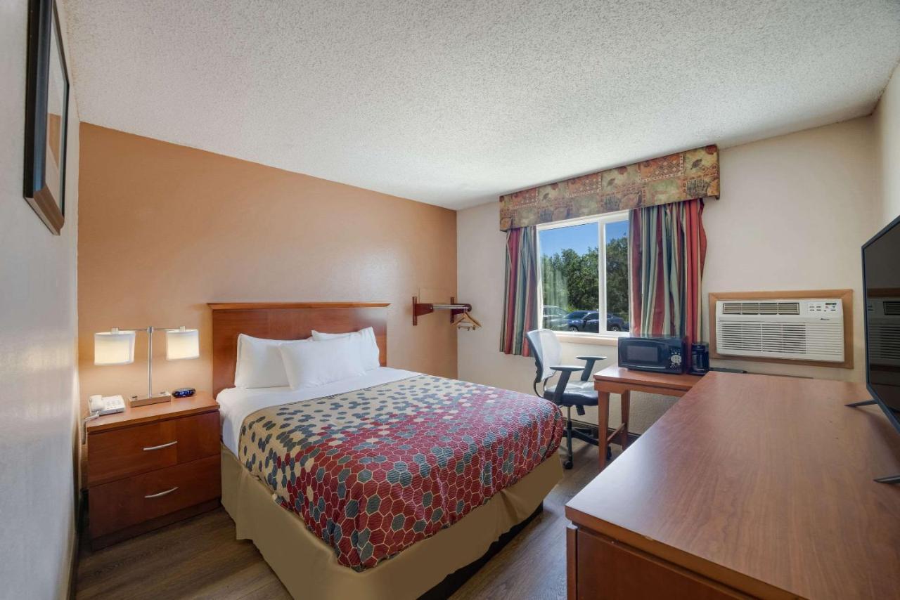 Rodeway Inn Colorado Springs Exteriér fotografie