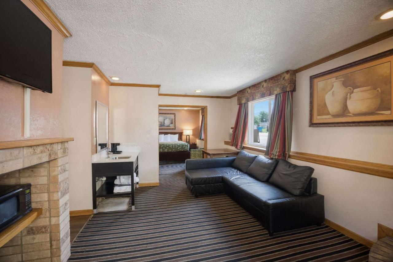 Rodeway Inn Colorado Springs Exteriér fotografie